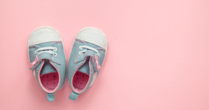 【女の子・男の子】ファーストシューズおすすめ10選｜選び方も解説