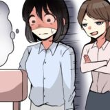 「終わった…」苦手な同僚女性に汚した椅子を見られて…。絶望する私に、彼女がとった行動は