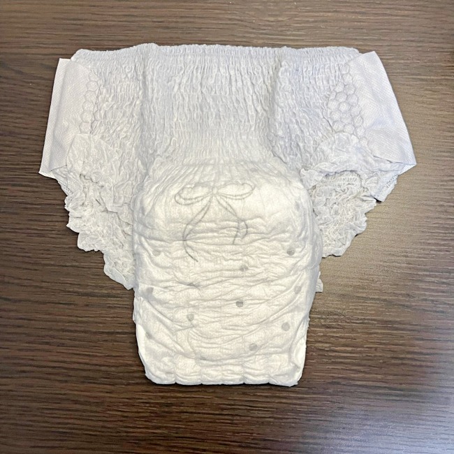 ショーツ型なのに…? ズボンを脱がずにラクラク交換! SNSで話題の「お出かけ交換ショーツ」を試してみた♪