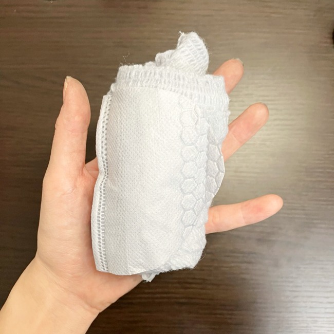 ショーツ型なのに…? ズボンを脱がずにラクラク交換! SNSで話題の「お出かけ交換ショーツ」を試してみた♪