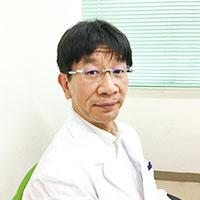 向き癖があり、頭の形が左右対称でなくなってきています