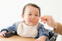 7～8カ月ごろ（離乳食中期）の離乳食の進め方（食事の量・離乳食スケジュール・レシピ）