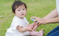 「ただの虫刺されでしょ？」その油断がNG！助産師が解説【子どもが蚊に刺されたとき】の正しい対処法