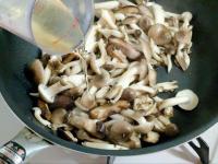 【10分足らずで完成】「きのこがあったらとりあえずコレ」忙しいときにいろいろ使える！作り置き副菜