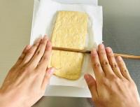 【油揚げの食べ方に迷ったら作って】肉を詰めてボリュミーな一品に「ジュワッと旨みが溢れる！」