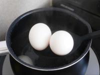 お願い、卵はそのまま食べないで！？【材料たった5つ】ビストロ前菜がおうちで！究極のおいしい食べ方