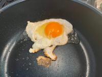 こんなに違うんだ！【調味料メーカーが教える目玉焼き】焼き方4選を食べ比べ！