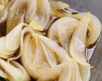 新玉ねぎあったらコレ【5分でごちそう】材料たった3つ！ドボンでレンチンするだけ〜