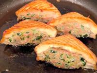 【厚揚げはもう一生コレ！】パンッパンに詰めるだけ→カリッカリ「はみ出るお肉がたまらん…」
