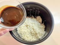 【炊飯器には“あの調味料”ドボーンが大大大正解！】食品メーカーが教える「絶品炊き込みご飯」