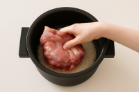 【震えるほどウマイ…鶏もも肉の食べ方】炊飯器にドボン→「あの液体かけるだけ」家族に大ウケ！