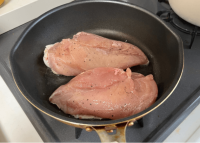 【鶏むね肉があったらこれ作って！】フライパンだけで超カンタン！さっすが栗原はるみさん「絶品」