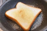 【材料、まさかのたった3つ！？】いつもの食パンがのけぞるほどウマくなる「想像を超えた」サックサク