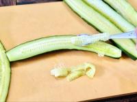 【きゅうりを輪切りにしている人、今すぐこう切って！】さすが栗原はるみさん「まるで食べる冷房」
