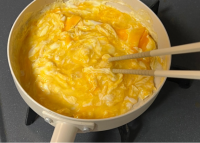 【卵2個あったら…】騙されたと思ってこれ作って！“あの粉”小さじ1/2で絶品「ふわっふわ！」