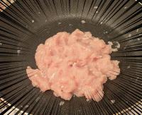 【コレのために鶏ひき肉買う】「ぜーんぶフライパンの中でモミモミ」元寮母さんのマル秘テク「最高！」