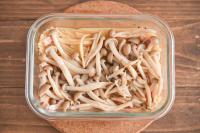 【パスタとしめじがあったら絶対コレ！】茹でずにドボンが大大大正解！7分で完成「娘が大絶賛」
