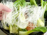 【春雨はもうお湯で戻さない…！？】「うわぁ！美味しそうだね～」“がっつりメイン”が天才的だった！