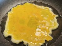 卵2個と白飯があったら【笠原シェフはこれを作る！】「見てるだけでお腹空く」シンプルなのに予想超えの“懐かし焼き飯”