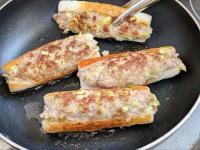 うますぎて震えた…【ちくわはこの食べ方が最高！】「切り込みに詰めるだけ」めっちゃ美味しいな！お弁当に入れたい！