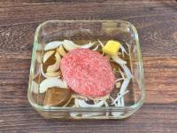 【明石家さんまさんもスタジオで絶賛】リュウジさんが披露した『震えるほどうまいハンバーグ』の食べ方