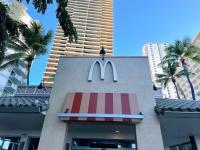 【ハワイでマック食べたら「今」いくら？】メニュー表見て戦慄！「これでも激安なほう…」"限定朝マック"がヤバすぎた！