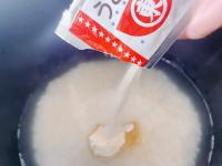 【うどんスープ→炊き込みご飯】が大大大正解だった！！"調味料なし"完成「衝撃」「本当に楽ちん」"アレ"も一緒にドボン！♡神レシピ