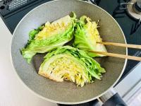 その手があったか…!!【キャベツ1/4玉も一気にペロリ】和田明日香さんの「美味しいとこどり"粉なし"お好み焼き風」が激ウマ