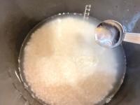 【お願い！ご飯炊く時に“アレ大さじ1”入れてみて！】“調味料メーカー”の裏技「冷めてもおいしさキープ！」→驚きの結果に「こ、これは…！」