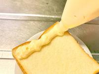 【食パンにマヨ絞ってみ、飛ぶぞ…】バズってSNS民たちが大変なことになったアレ「夜中にこんなもん見せられたら公式さんw！」めちゃうまレシピ！