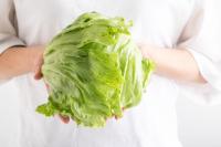 【"おいしいレタス"は軽い方？重い方？】野菜のプロである八百屋「答えは簡単！」"衝撃の真実"