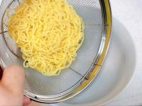 【家ラーメンはもう一生これ！！】行列店の店主が教える「スーパーの激安麺」が劇的にウマくなる神ワザ