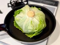 【お願い！豚肉とレタス1玉あったらコレ作ってーー！！】夫「これうまっ！」「これはもうビール…」夏はこの食べ方が大大大正解！包丁なしメイン