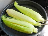 【やってたら絶対にやめて！とうもろこしの食べ方】菌を爆発的に増やす"最悪なNG行動"に「えっ、ダメなの？」「今日から守る」