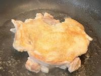 【"鶏もも肉"買ったらフライパンに"ドーン"！が正解！】京都出身の女性が教える！「覚えたら一生使える作り方」にニンマリ♪お弁当にも