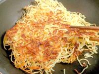 うますぎて震えちゃう…【袋麺"焼きそば"はこの食べ方が最高！】栗原はるみさん流の作り方に夫も「まるで高級中華料理屋の味わい！」と大絶賛♪
