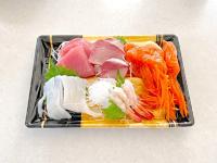 【スーパーの刺身盛り合わせ、いきなり食べないでー！】料亭オーナーシェフ流「劇的にウマくなる」食べ方！「こんな違うの！？」早く知りたかった…