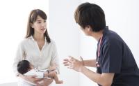 娘のヒダがくっついている！？「放置するとリスクがあります」生後4カ月健診で医師から衝撃の指摘が！