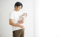 いよいよ4月から男性の育児休暇が変わる！？パパの産休もできるって本当？改正後のポイントは
