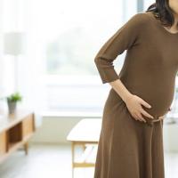 陣痛の前に破水!なぜ病院に行かなくてはいけないの?「前期破水」について助産師が解説