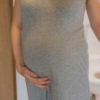 「腟が下がってきてる!?」2人目妊娠で下のほうに違和感…やっておけばよかった「産後の腟トレ」