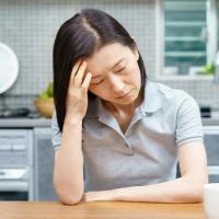 「知らなかった…!」突然起こるめまいと耳鳴りは更年期障害の症状だったとは…【体験談】