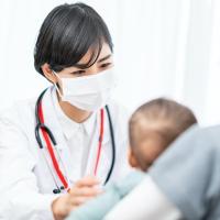 「一体どうしたらいいの!?」ママは経験のない男の子のケア方法。先生に相談してみると…【体験談】