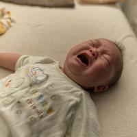 夜泣き再開!?夜間断乳に成功したのに寝不足生活に逆戻り。夜泣きの理由は、もしかして…?