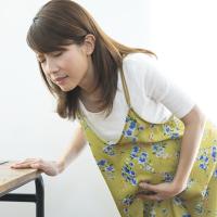 「いつもと違う!」早朝4時におなかが張りだした!痛みへの不安で心臓バクバク!恐怖で眠れなくなり…