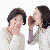 「虐待かと思っちゃう」偶然聞こえた同居の義母とご近所さんの会話。ショックで涙が止まらず…