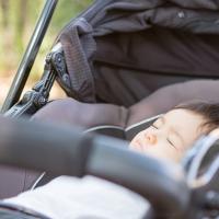 「ドサッ!」赤ちゃんがベビーカーから転落!動かないだろうという油断が招いた事故に猛省…
