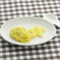【離乳食中期】さつまいもとりんごのマッシュサラダ