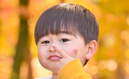 【渋カッコいい！】「橙」「燈」がジワ伸び…冬先取りネームが急増中♡11月生まれ男子の名前トレンドは…