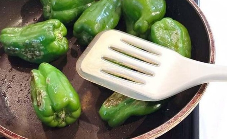 【ピーマンの種もう捨てないで！】農林水産省が教えてくれた！丸ごと食べてOKの旨すぎる焼き浸しとは